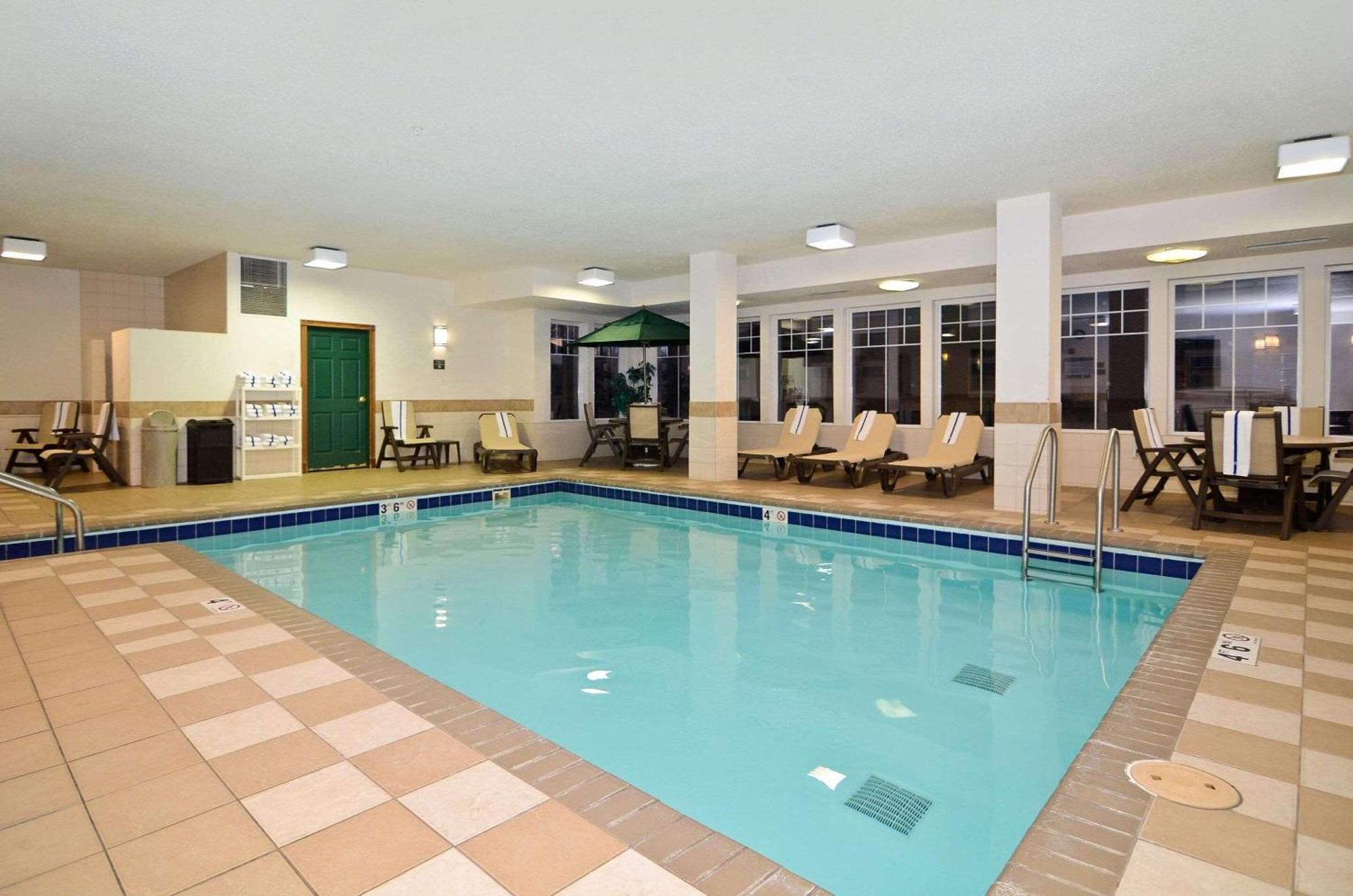 Country Inn & Suites By Radisson, Stevens Point, Wi Exteriér fotografie