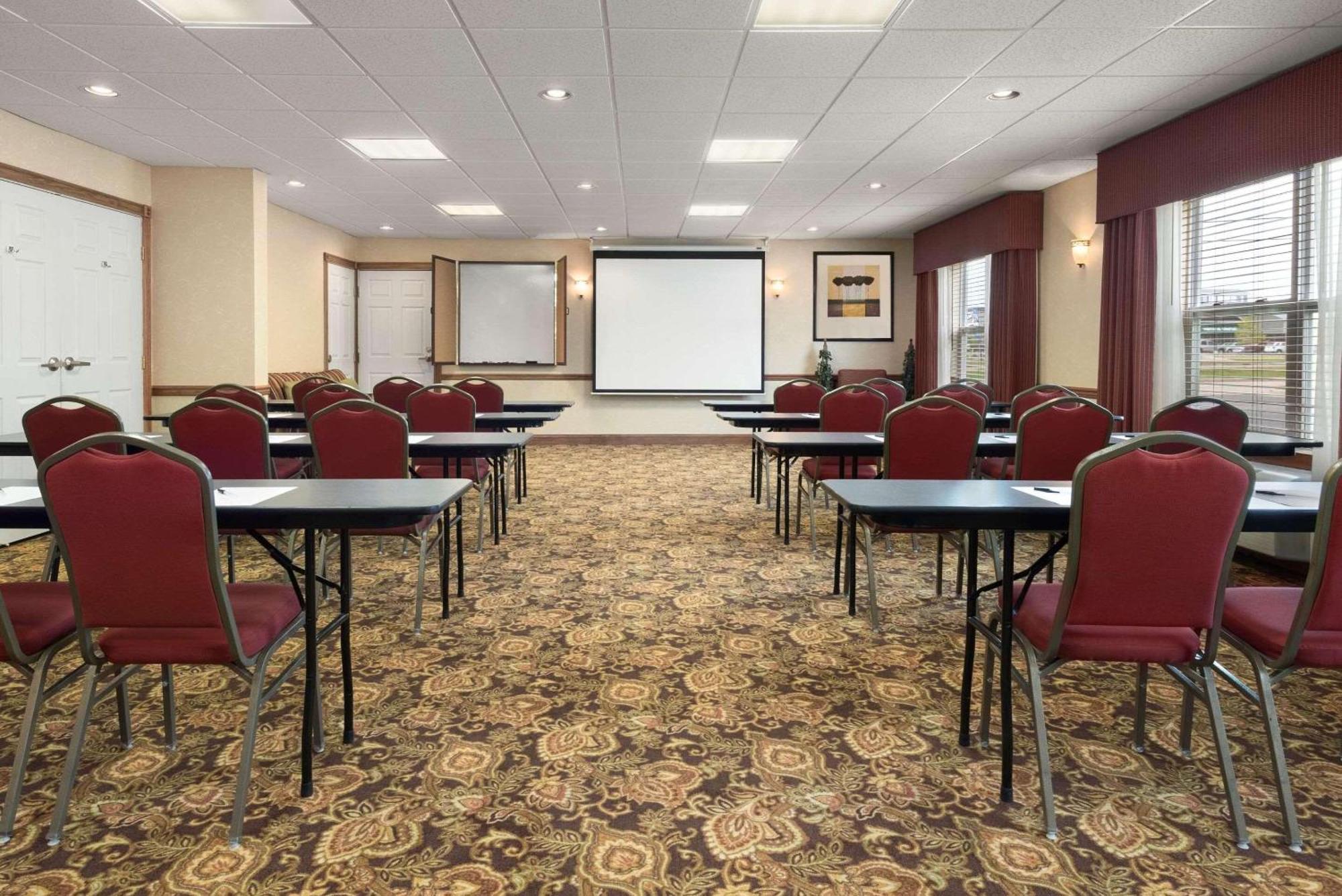Country Inn & Suites By Radisson, Stevens Point, Wi Exteriér fotografie